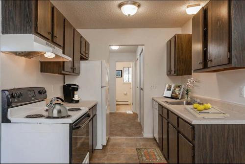 Parkway Manor Apartment – Photos 2