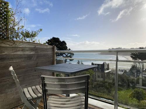 Studio avec terrasse et loggia à 400m de la plage à Perros-Guirec - FR-1-368-381