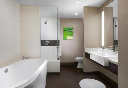 Vdara Studio Suite 011 Pool View FREE VALET Parking Image