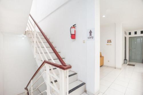 Gambar di galeri bagi RedDoorz Syariah near Grand Galaxy Park di Ceger