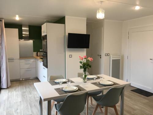 Photo de la galerie de l'établissement Granny la vallee des noyers, à Lhommaizé