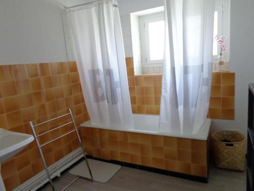 Photo de la galerie de l'établissement Les 3 nichoirs, à Ligugé