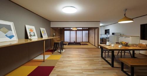 Кухня или мини-кухня в Kyoto Hostel japanese room 2F / Vacation STAY 8178
