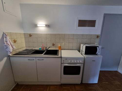 Zdjęcie z galerii obiektu Appartement paisible T1 de 38m2, Nantua w mieście Nantua