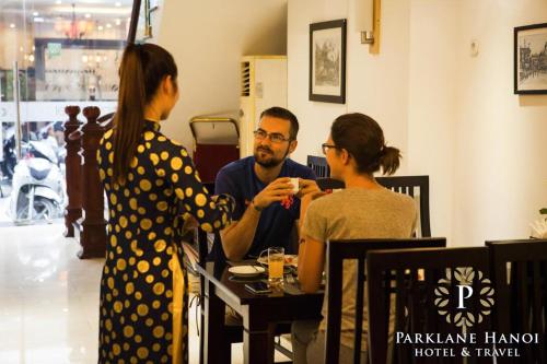 Clientes alojados en Parklane Central Hanoi Hotel