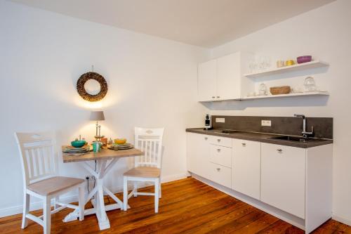 Köök või kööginurk majutusasutuses ROMANTIK-RESIDENZ MONSCHAU Apartments