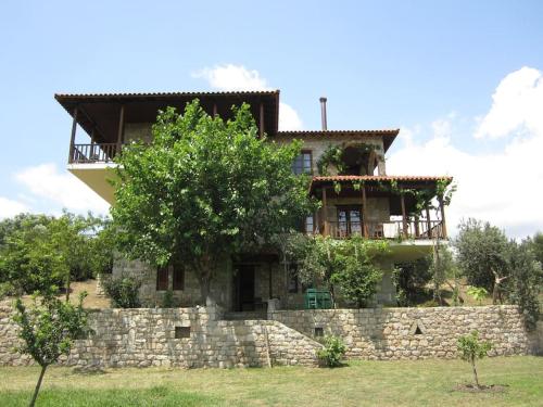 Το κτήριο όπου στεγάζεται  το διαμέρισμα