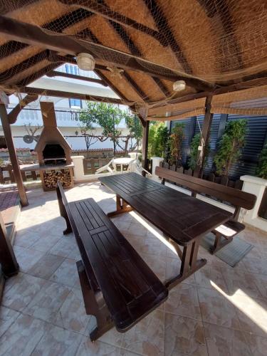 Breza beach apartments