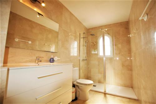 Ένα μπάνιο στο Beautiful House in a quiet area
