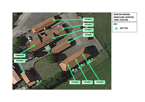 un mapa de una casa con flechas verdes en Murton Grange, en York