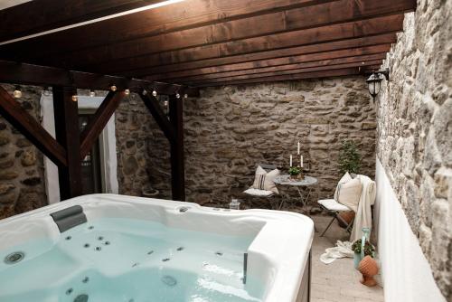 A bathroom at Hazai Provence