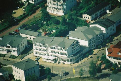an overhead view of a large building in a city at Hotel Selliner Hof in Ostseebad Sellin