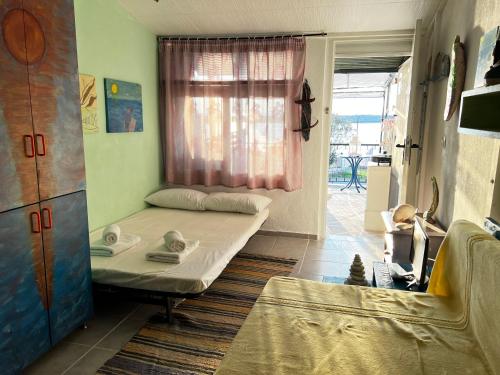 Gambar di galeri bagi Fenia's Beachfront House di Skála Kallirákhis