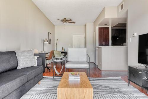Gallery image of N Hollywood 2BR w Gym Pool nr TJ Shops LAX-591 in Los Angeles