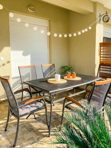 Neroli Apartments
