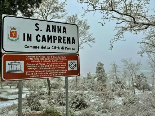 a sign that reads s amana in campagna at Monastero Sant'Anna in Camprena in Pienza
