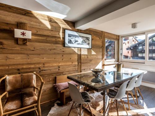 Appartement duplex haut de gamme avec cheminée au cœur de Val-d'Isère, proche des pistes et commodités