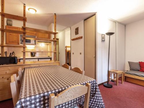 Studio de standing calme à Val-d'Isère, proche du centre, sans WIFI ni parking - FR-1-694-288