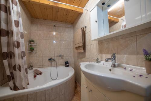 A bathroom at Natasa's cozy house