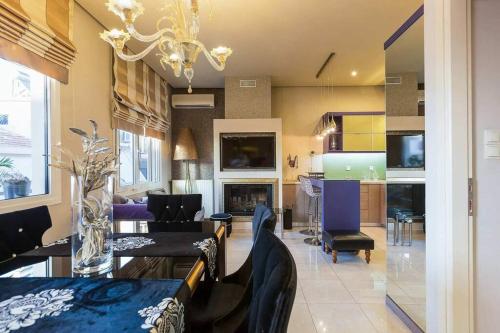 Eleanna's Luxury Home, Old Town Home with Rooftop