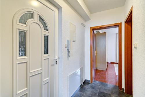 Ένα μπάνιο στο Comfort apartments in peaceful area Zadar - with garden