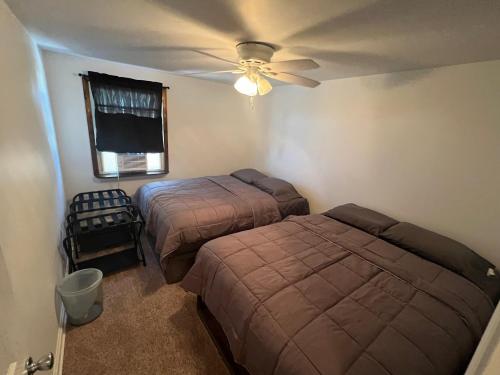 Pebbles Suite above Bedrock Tavern – Photos 3
