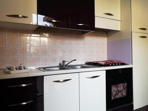 Кухня или мини-кухня в B&b Vista Etna
