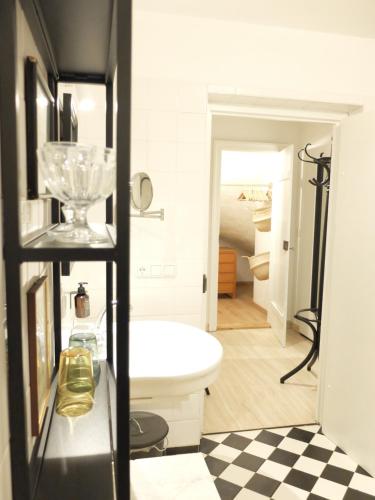 Ένα μπάνιο στο Gartenstudio-Apartment Tausendfreund - adults only - am Chiemsee