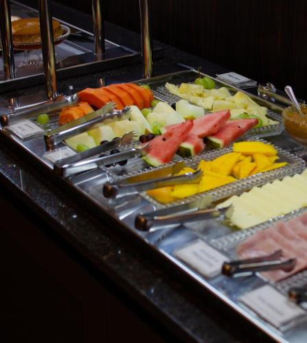 Makanan di atau berdekatan hotel