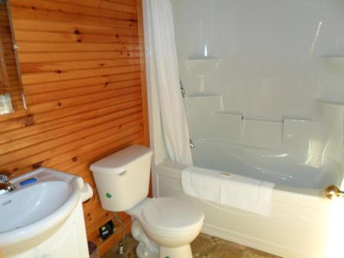 Ванная комната в Mayfield Country Cottages