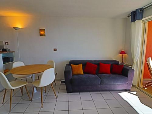 Confort 35m² avec terrasse, 2⭐, WIFI à Sète - FR-1-472A-163