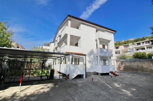 Apartments with parking space Baska - Krk - 19201