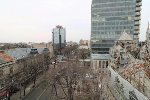 Charming City Center Apartment - Free Minibar
