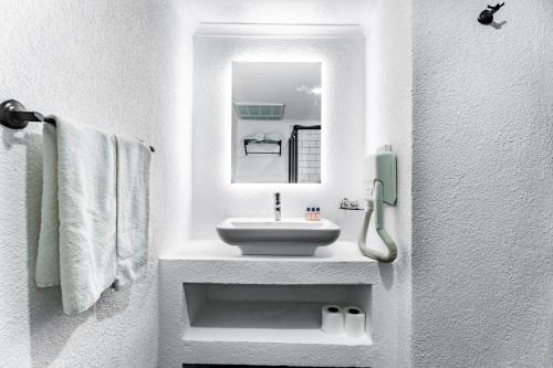 Gallery image of Costa Bitezhan Hotel - All Inclusive in Bitez