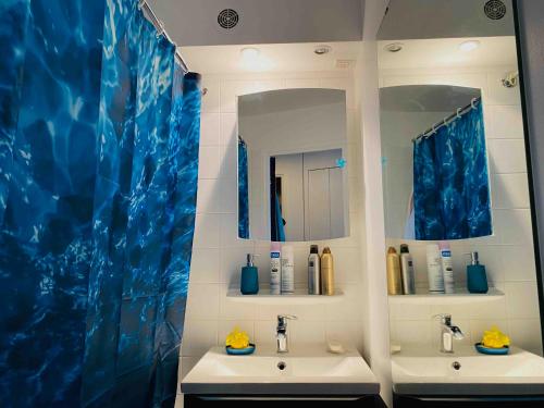 Koupelna v ubytování ESCAPADE MARINE Mini Duplex avec magnifique vue sur mer