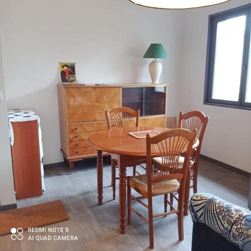 Appartement de 2 chambres avec vue sur la ville jardin clos et wifi a Merignac