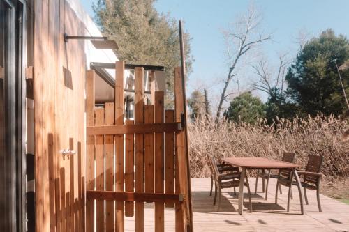 CoolTainer retreat: Sustainable Coastal forest Tiny house near Barcelona