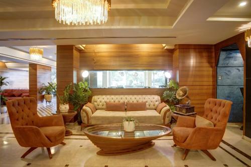 Гостиная зона в Dweik Hotel LUXURY 3