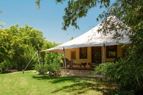 Κήπος έξω από το The Oberoi Vanyavilas Wildlife Resort, Ranthambhore