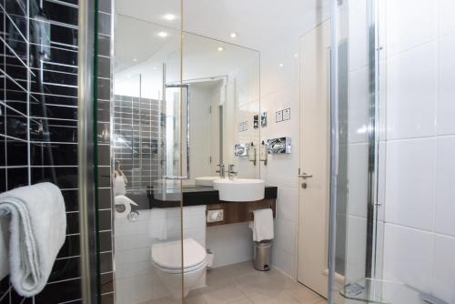 Holiday Inn Express Manchester City Centre Arena, an IHG Hotel Image