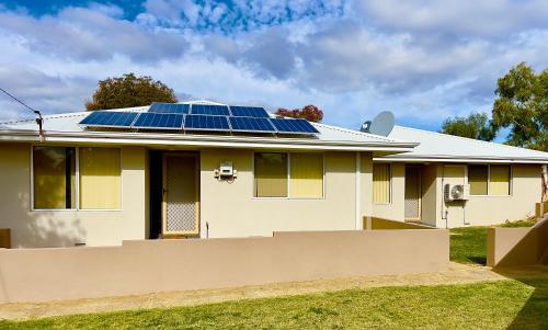a house with solar panels on the roof at Kulin Erindale Apartments in Kulin