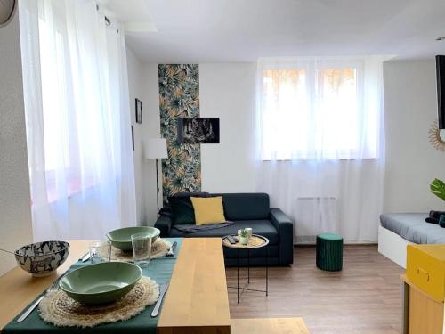 F1 tout équipé proche Tram - Jungle