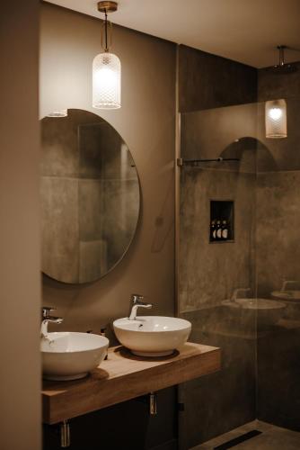 Bilik mandi di The Hawthorn Boutique Hotel