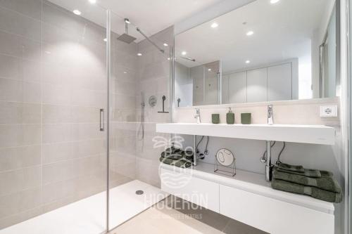 Kúpeľňa v ubytovaní HigueronRentals Casa Flora