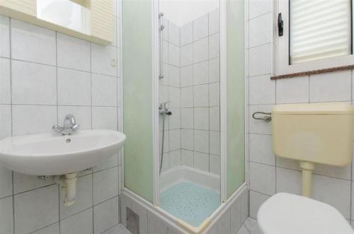 Koupelna v ubytování Apartments Nada