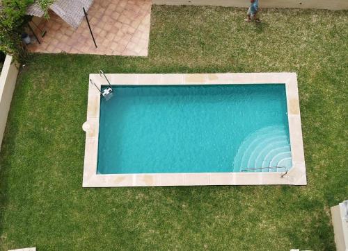 Amplio y tranquilo, 2 terrazas con vistas, piscina y parking gratis