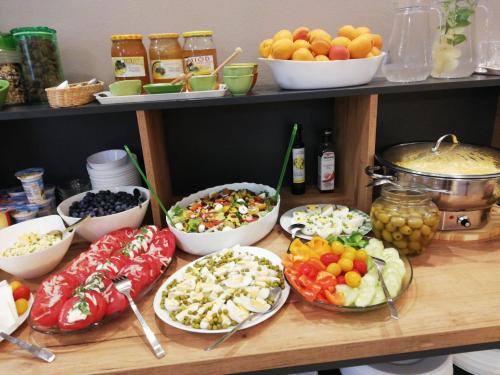 ホテルの敷地内または近くでの食事または食べ物
