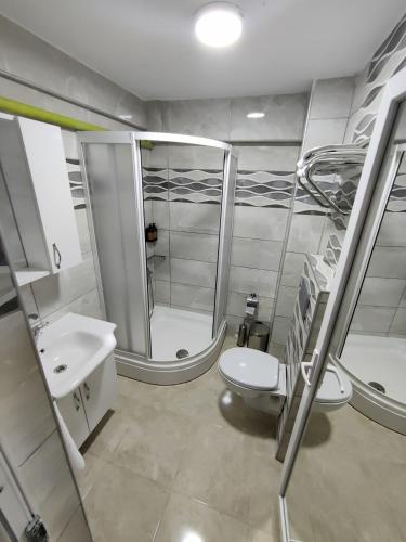 Ein Badezimmer in der Unterkunft ADA FELİCİTY HOTEL