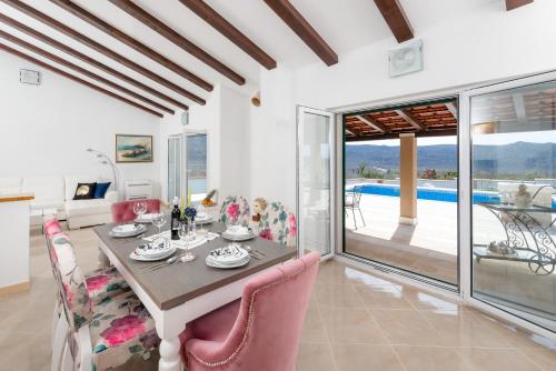 Πισίνα στο ή κοντά στο Villa Dea