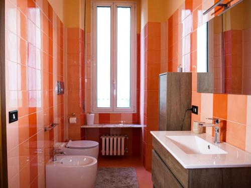 Wonderful downtown apartment-HD NETFLIX, KING-SIZE BED, two minutes' walk from metro photo 15
